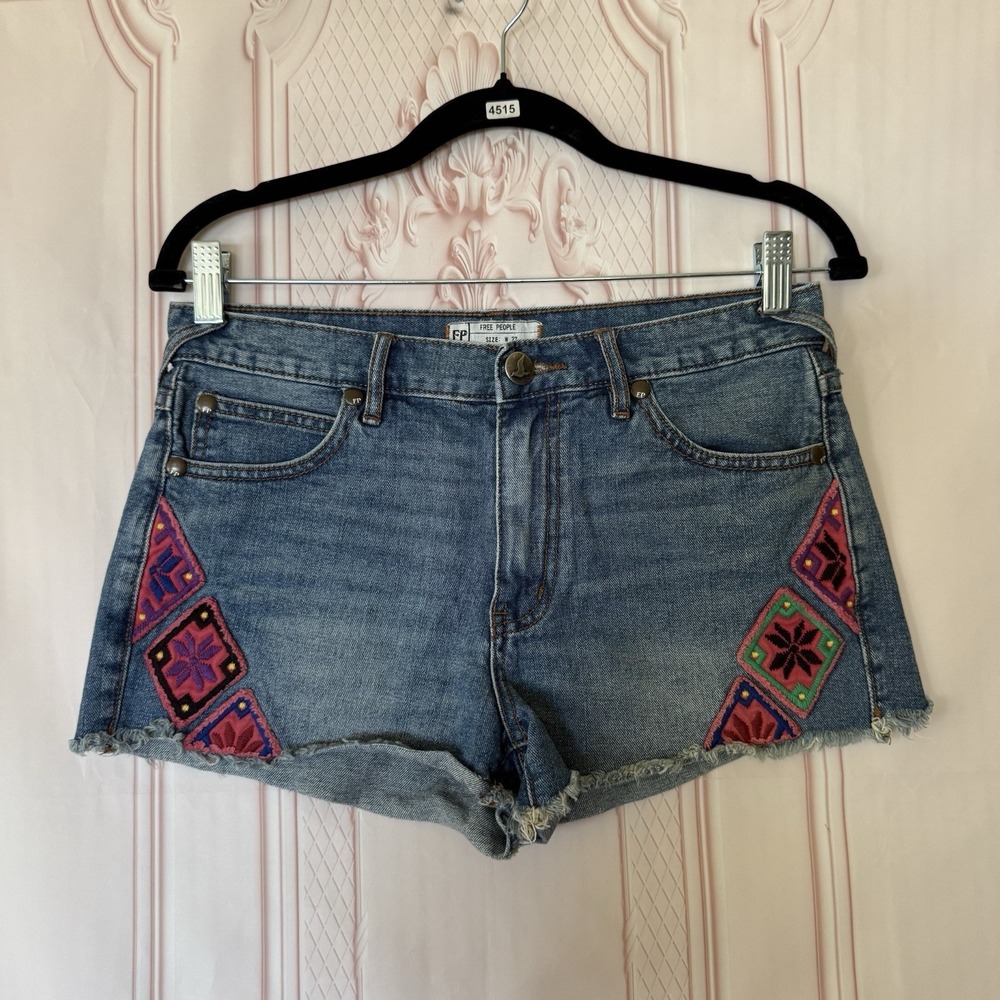 Free People Embroidered Denim Shorts Medium Wash Frayed Cutoff Boho Size 27